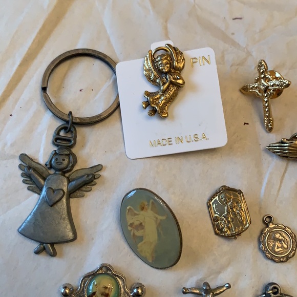 Religious items - Picture 3 of 6